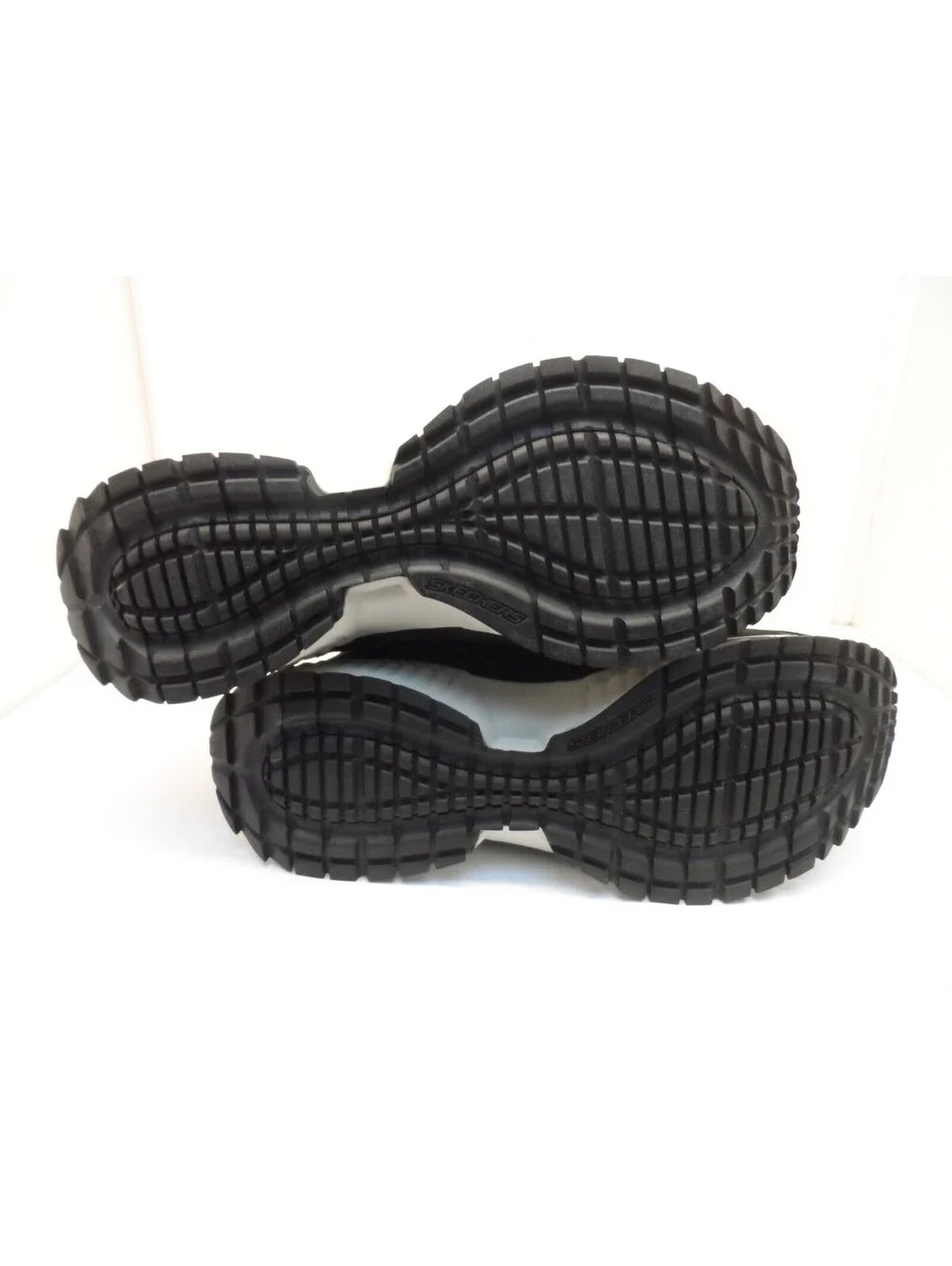 Skechers new without